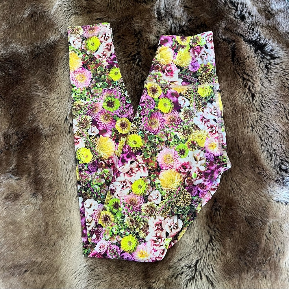 Lulu Lemon Floral Pattern Yoga Leggings Size 2
